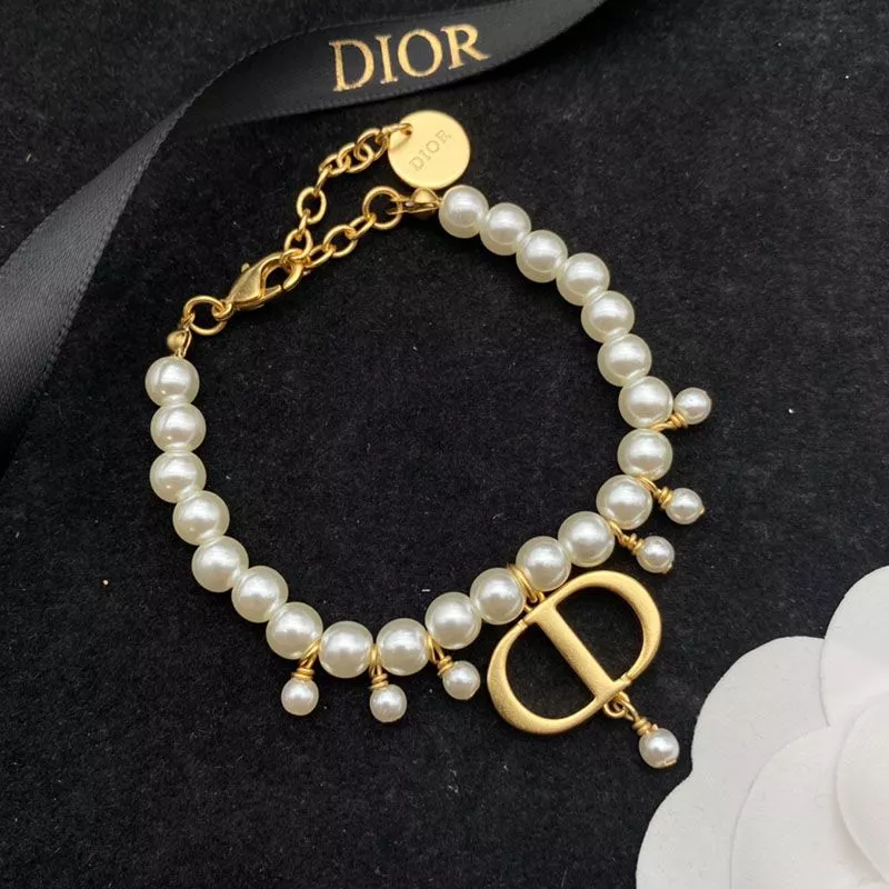 Cheap Dior 30 Montaigne Bracelet Metal and White Resin Pearls Gold 0118 Hot Sale